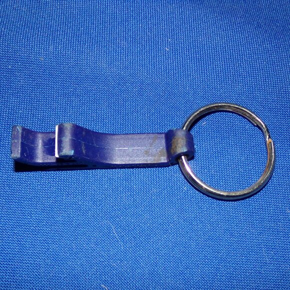Vintage Samuel Adams Keychain Key Ring Mini Beer Bottle Opener - Blue Plastic - Picture 3 of 4